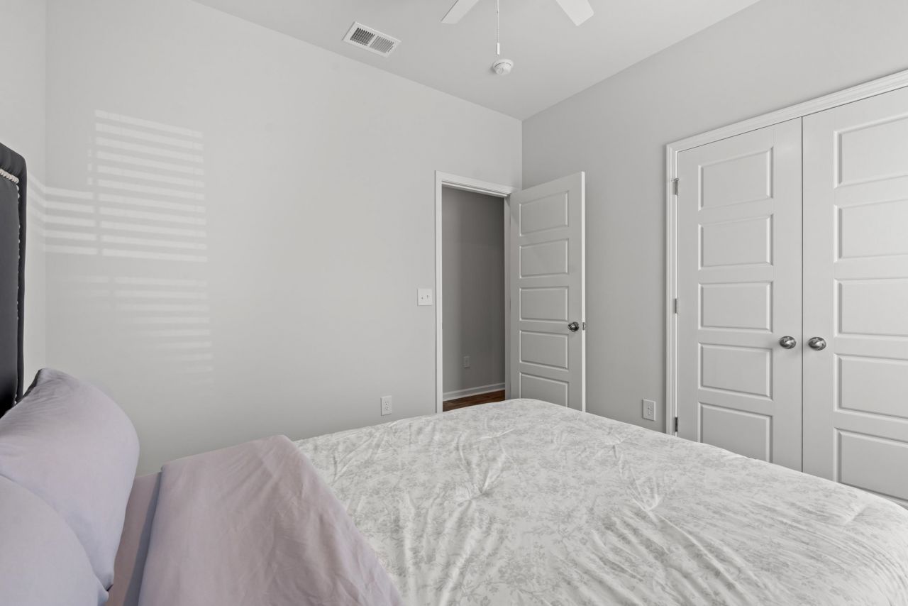 263 Saddle St Photo 21