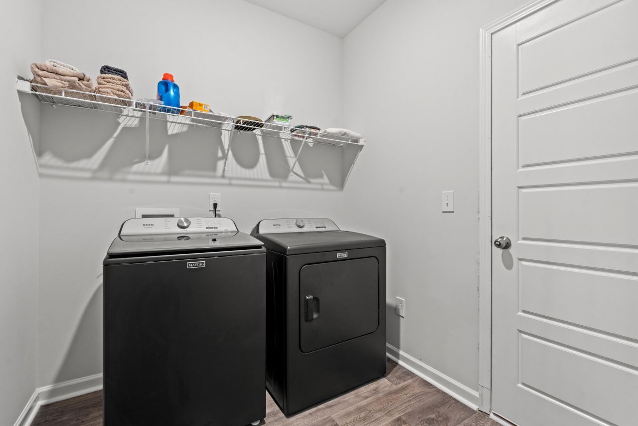 263 Saddle St Photo 27