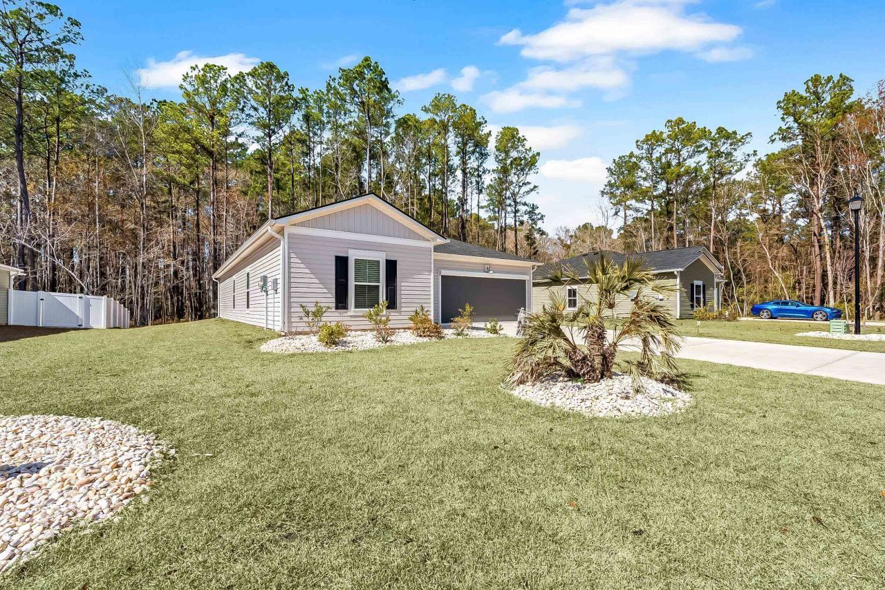 263 Saddle St Photo 32