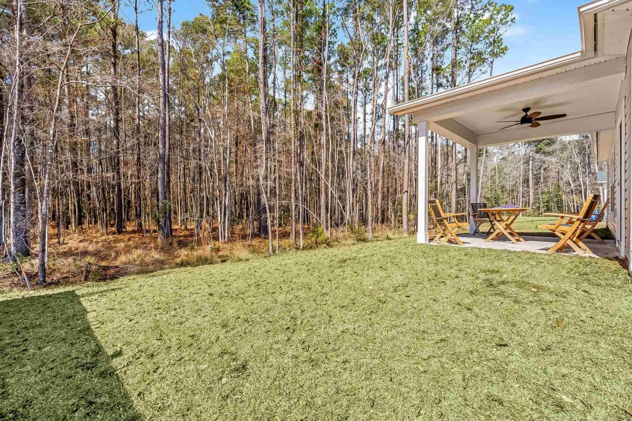 263 Saddle St Photo 33