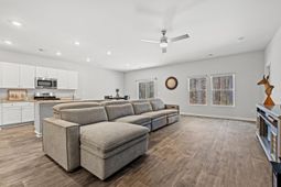 263 Saddle St photo 4