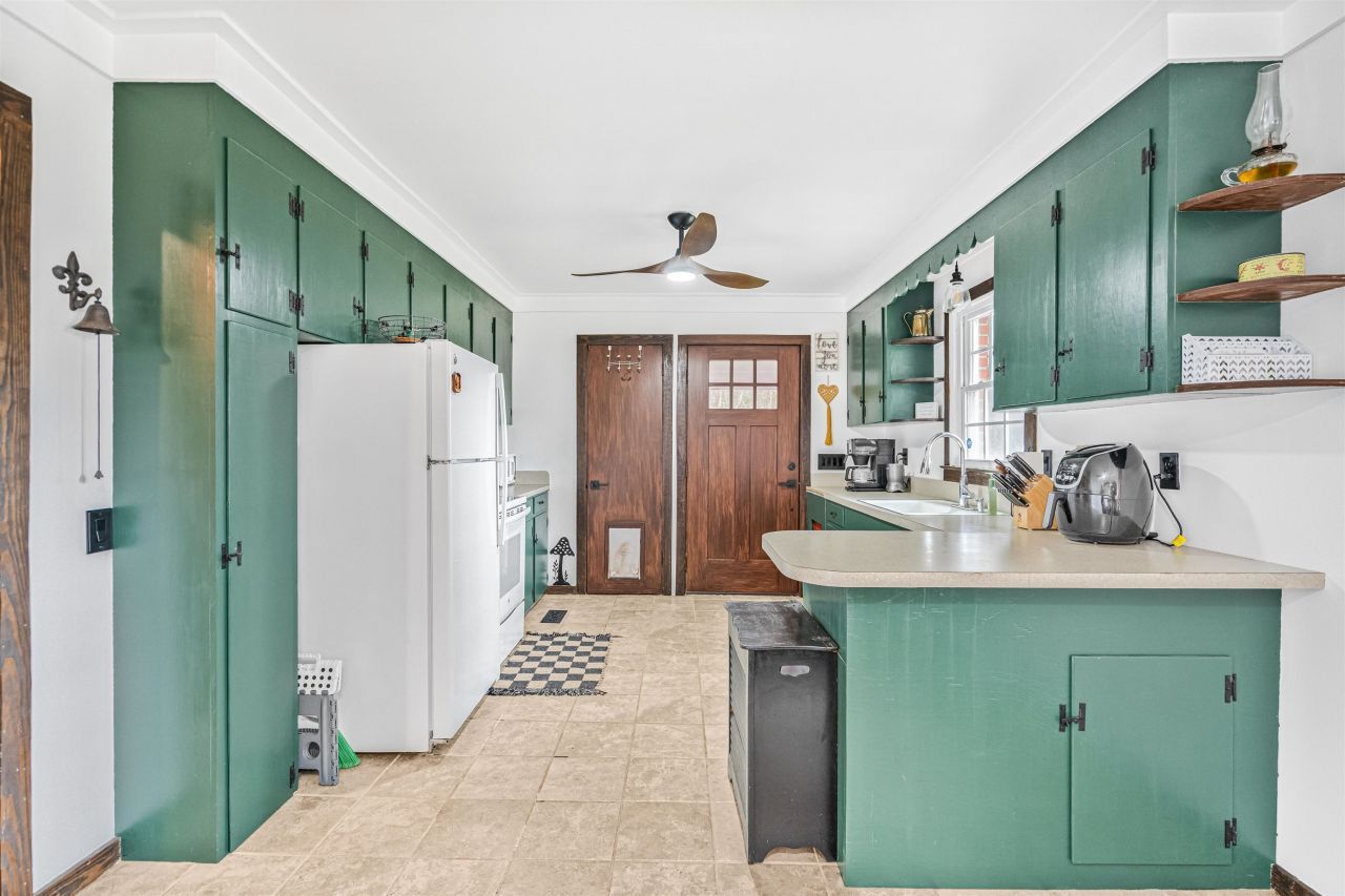 316 Tomahawk St. Photo 11