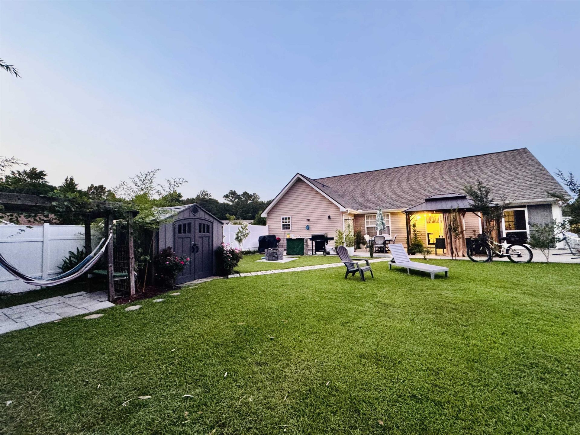 434 Barton Loop Photo 12