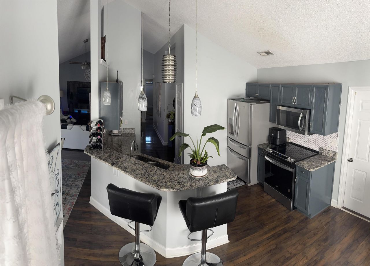 434 Barton Loop Photo 18