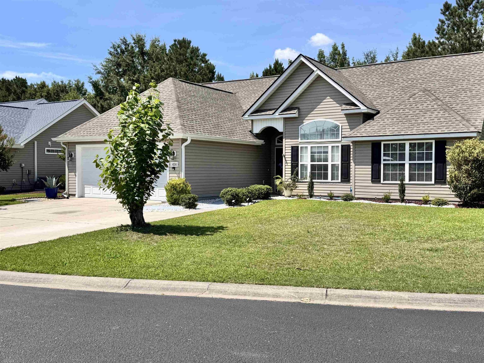 434 Barton Loop Photo 2
