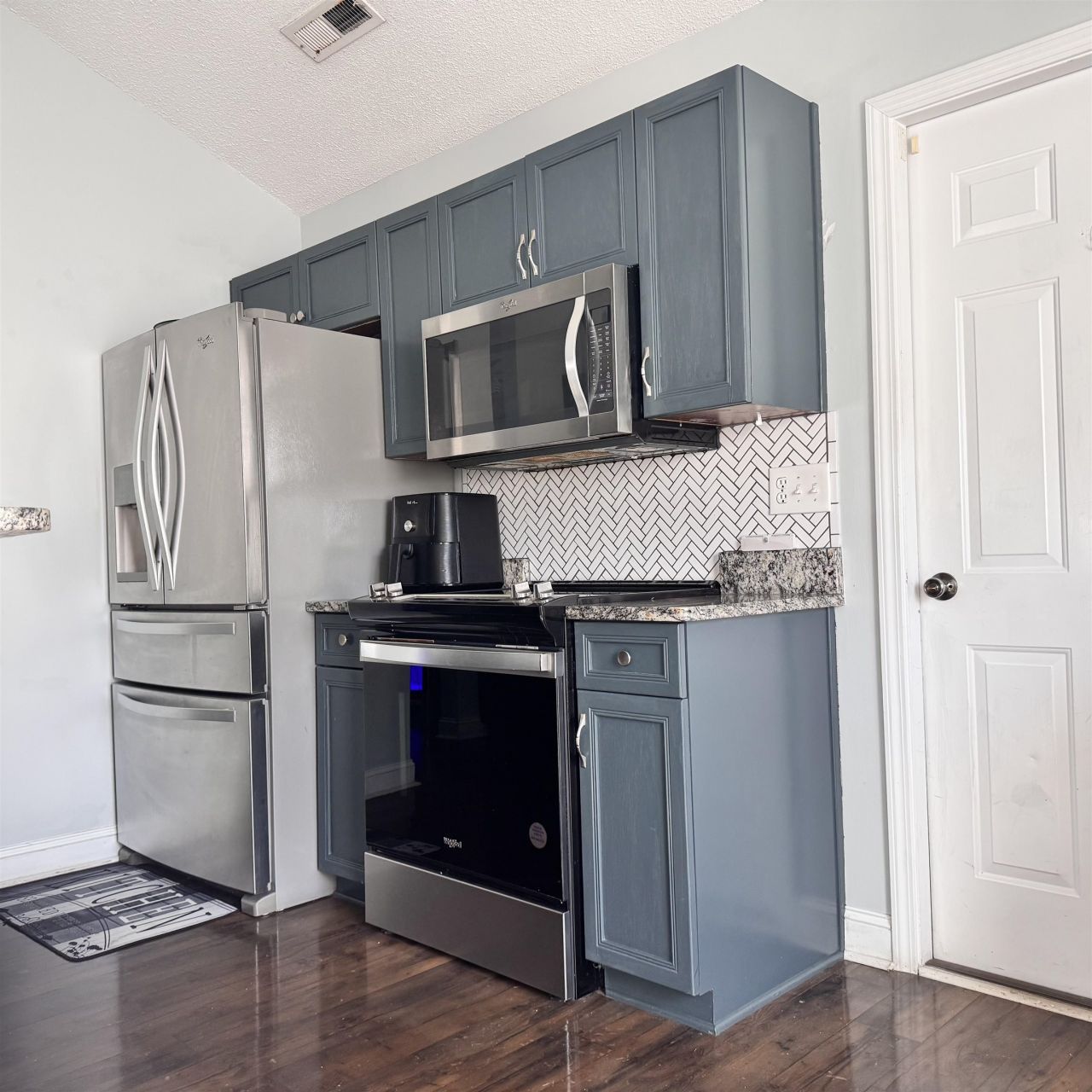 434 Barton Loop Photo 24