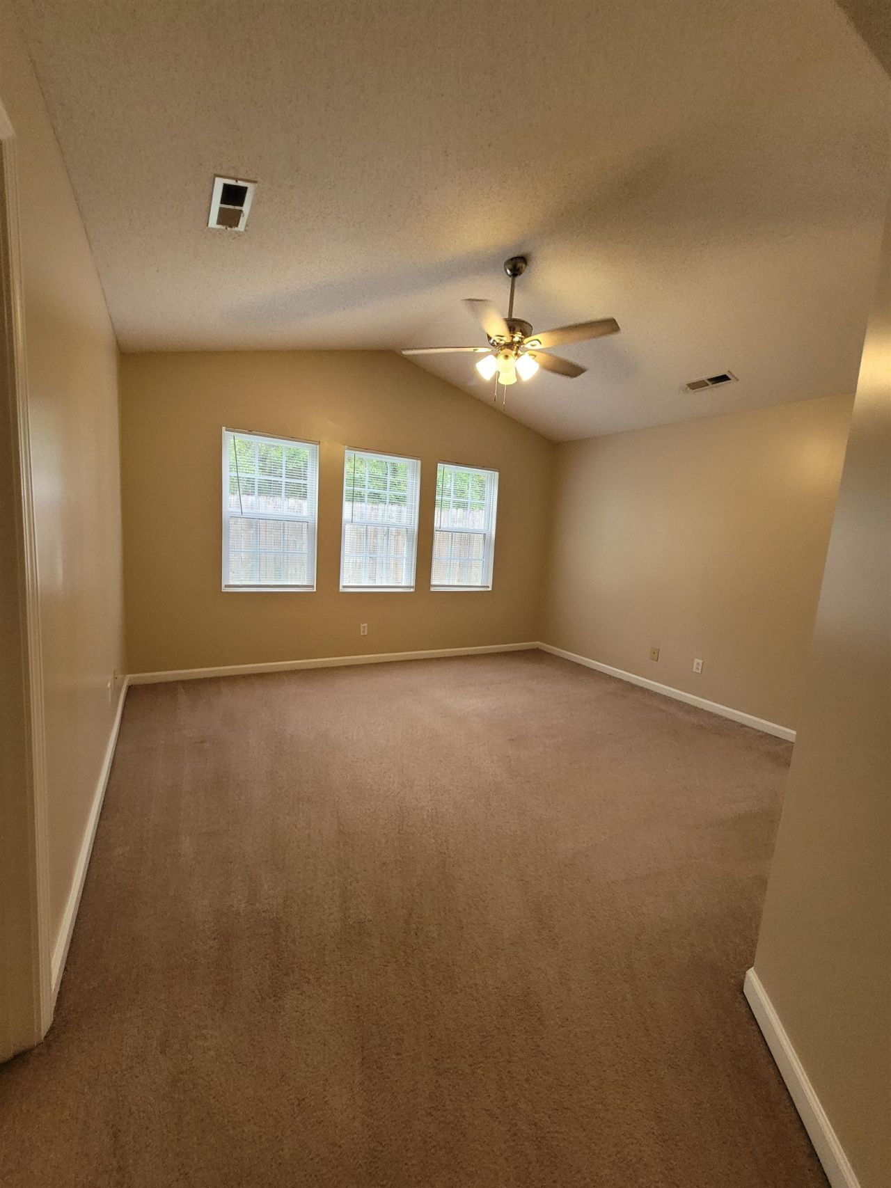 800 Elbow Rd.  Photo 12