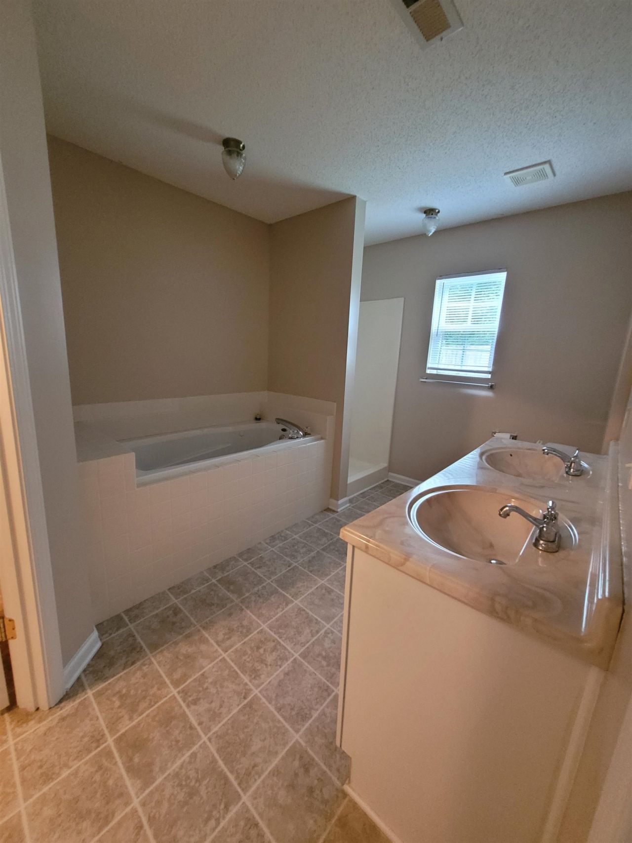 800 Elbow Rd.  Photo 14