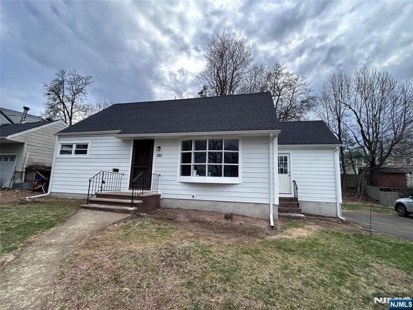 231 Spruce Street, MIDLAND PARK, NJ 07432