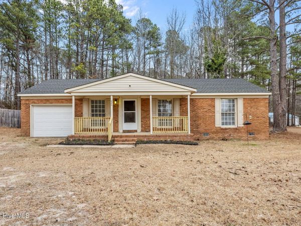 226 Lakeview Drive, Spring Lake, NC 28390
