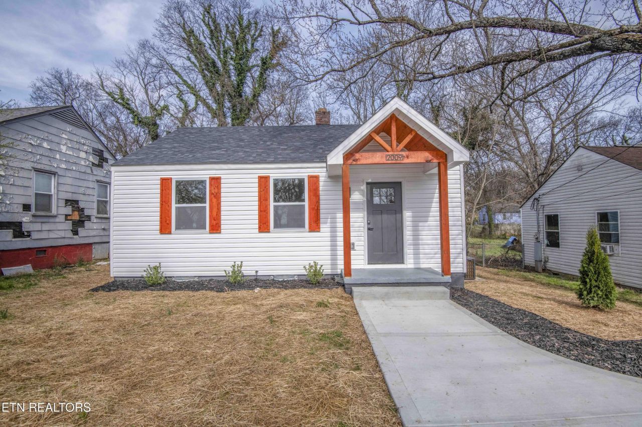 2009 Seminole Ave, Knoxville, TN 37915 Main Photo