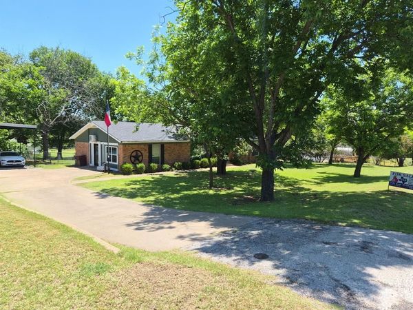 208 Yucca Drive, Weatherford, TX 76087