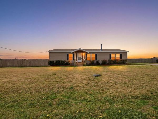 650 Lone Star Road , Whitesboro, TX 76273