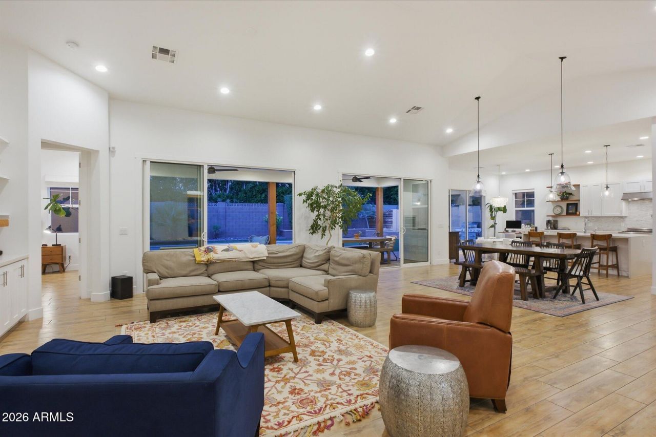 4222 E HAZELWOOD Street Phoenix, AZ 85018