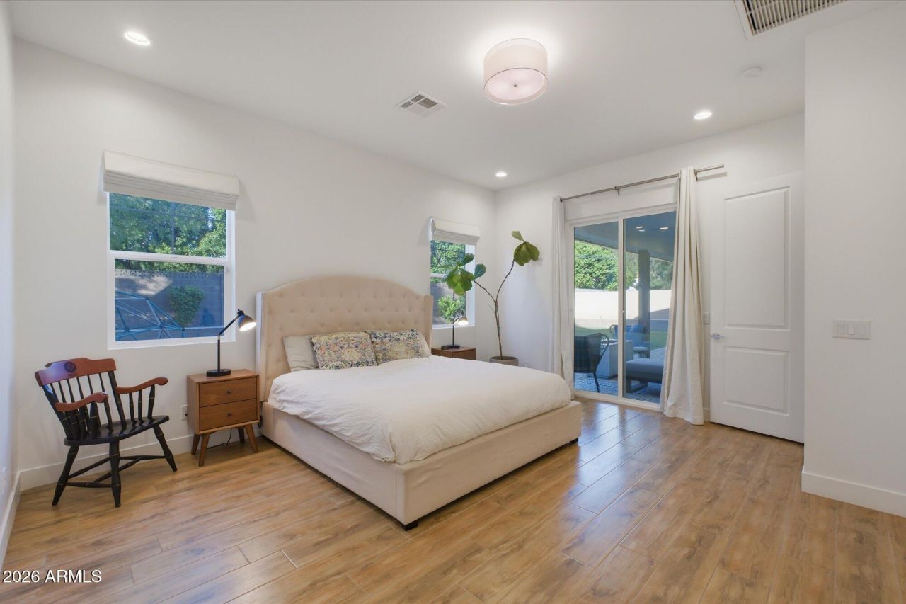 4222 E HAZELWOOD Street Phoenix, AZ 85018