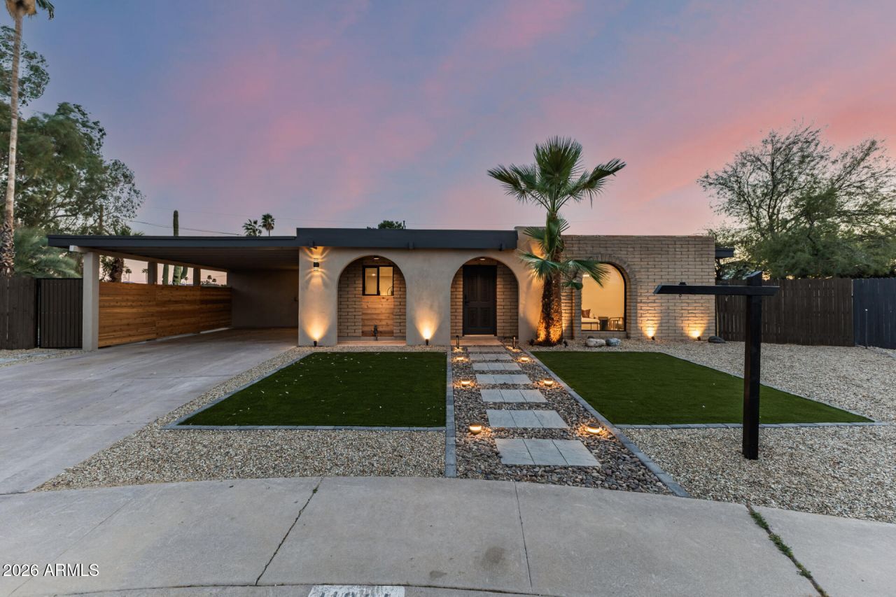 11801 N 37th Way, Phoenix, AZ 85028 Main Photo