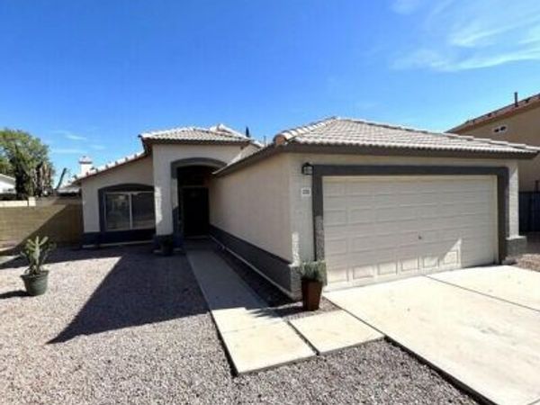 1376 E TRADEWIND Drive, Gilbert, AZ 85234