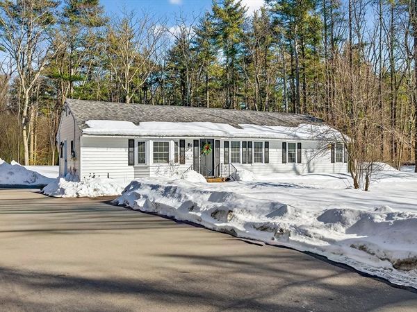 370 W Townsend Rd, Lunenburg, MA 01462
