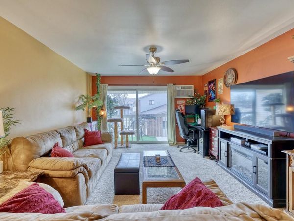 629 Westridge DRIVE, Unit 9, West Bend, WI 53095