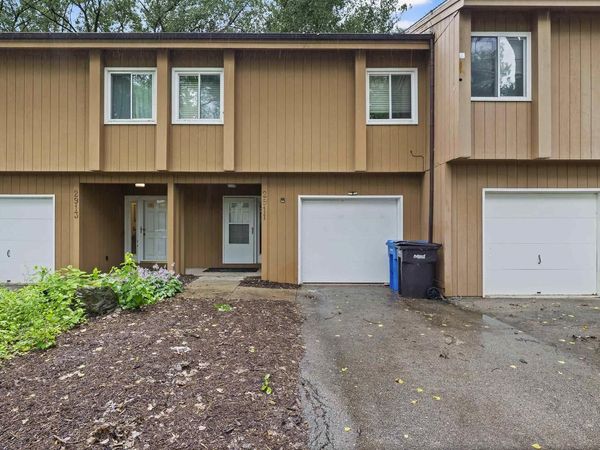 2911 Marina Drive, Middleton, WI 53562