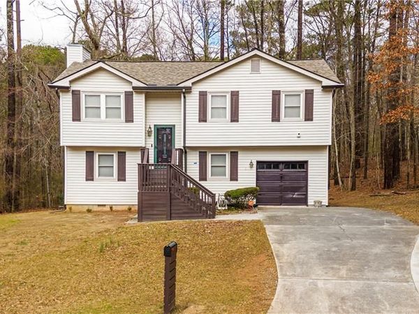 315 Rebecca Lake Way , Fairburn, GA 30213
