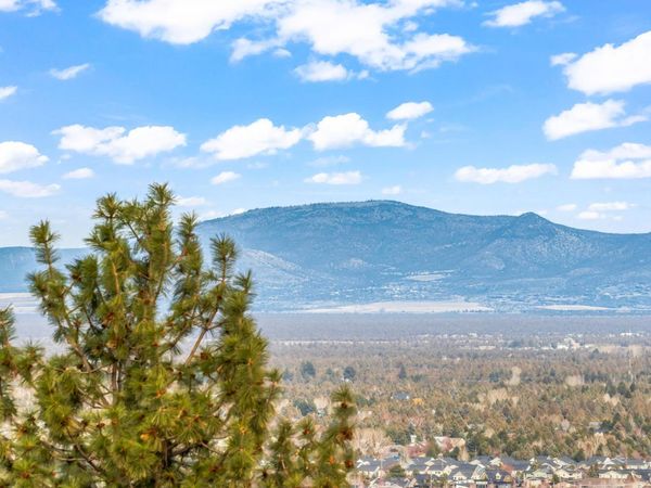 1200 NW Constellation Drive, Bend, OR 97703