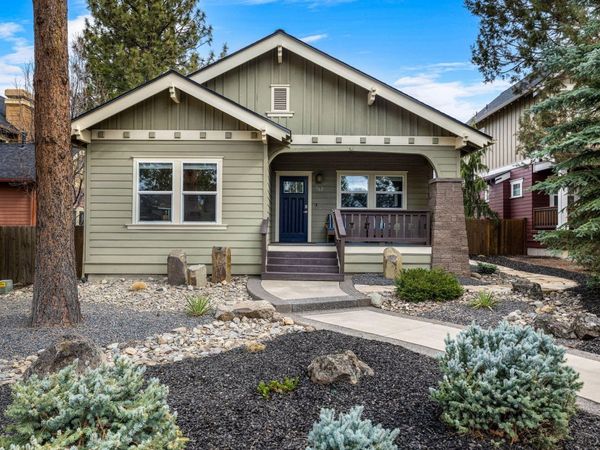 762 NW Mount Washington Drive, Bend, OR 97703