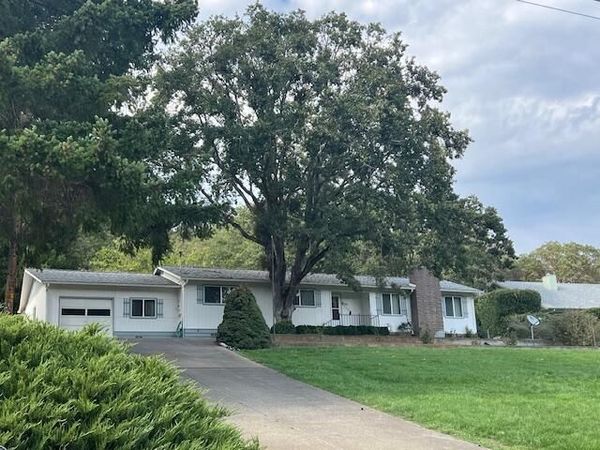 50 Tenney Drive, Rogue River, OR 97537