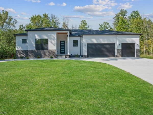 2069 Mattingly Road , Hinckley, OH 44233