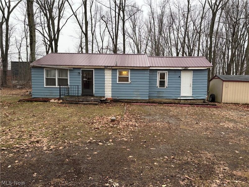 42082 Duquesne Street W, Columbiana, OH 44408 Photo 1