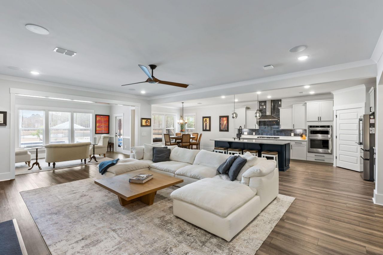 4345 Hugh Bennett Drive Photo 7