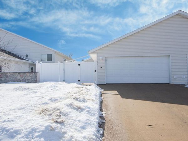845 12th Avenue W, West Fargo, ND 58078