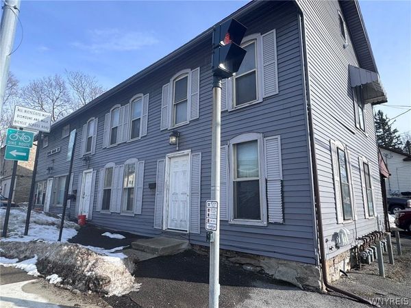 10761 Main Street , Unit 5, Clarence, NY 14031