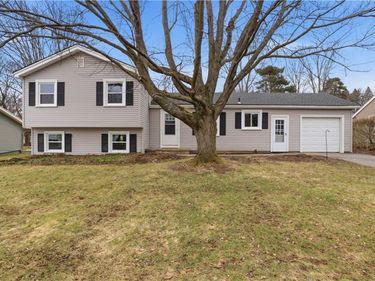 36 Yellowstone Drive , West Henrietta, NY 14586