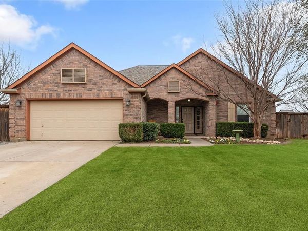 1024 Summit Drive, Justin, TX 76247