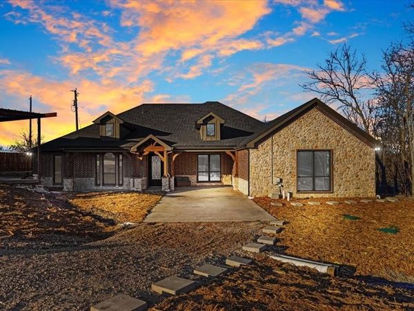 920 Oil Mill Road, Van Alstyne, TX 75495