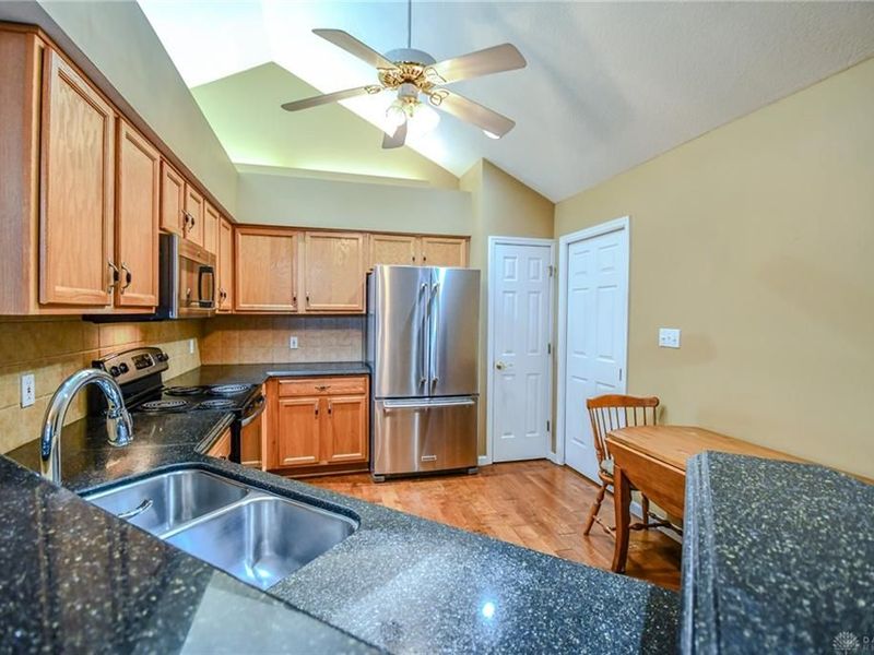 2151 Willow Run Circle, Mad River Township, OH 45323 Photo 6