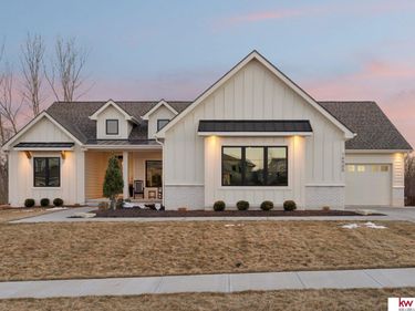 16905 Bondesson Street , Omaha, NE 68007