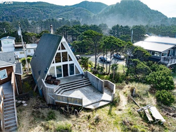 25780 BEACH DR, Rockaway Beach, OR 97136