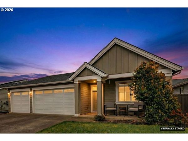 1320 N Broadway ST, Estacada, OR 97023