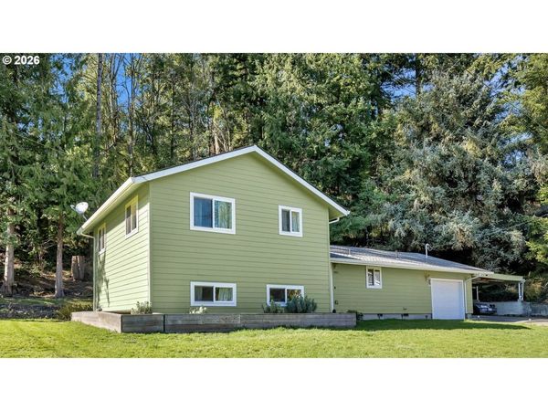 1401 PAULI DR, Kelso, WA 98626