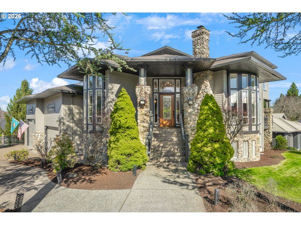 13923 SW MISTLETOE DR, Portland, OR 97223
