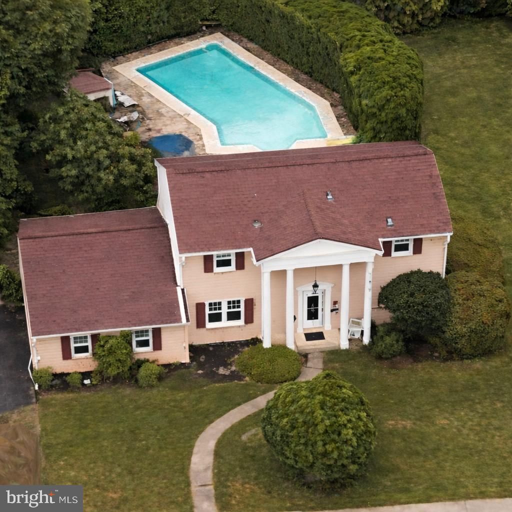 301 E Elmwood Avenue, Mechanicsburg, PA 17055 Main Photo