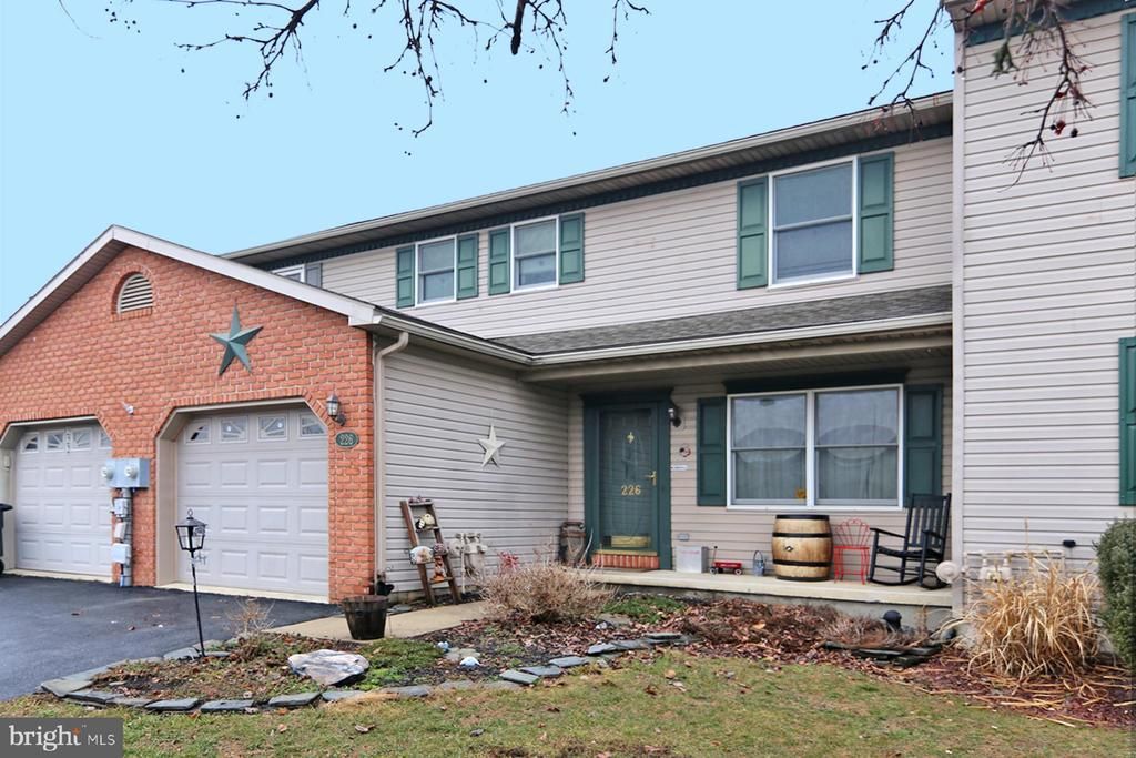 226 ACORN, LEBANON, PA 17042