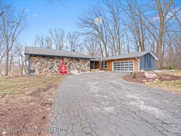 4725 Mohican Lane, Okemos, MI 48864