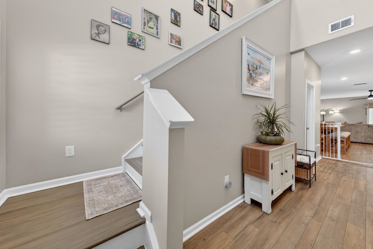 225 Cypress Tree Loop  Photo 24