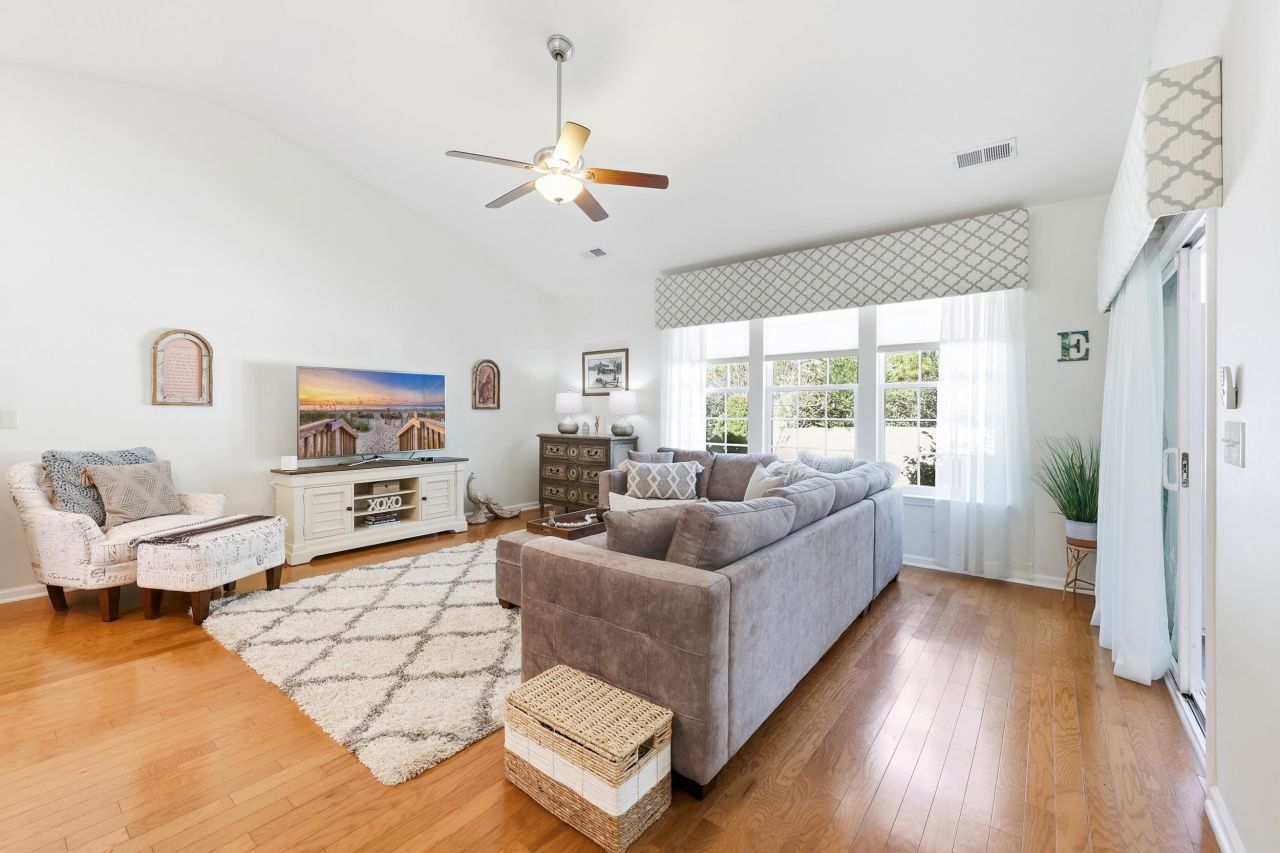 178 Parmelee Dr. Photo 5