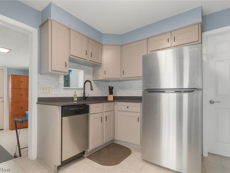 1259 E 351 Street, Eastlake, OH 44095 Photo 10