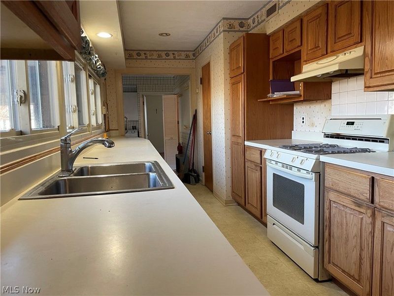 774 Westwood Drive , Painesville, OH 44077 Photo 9