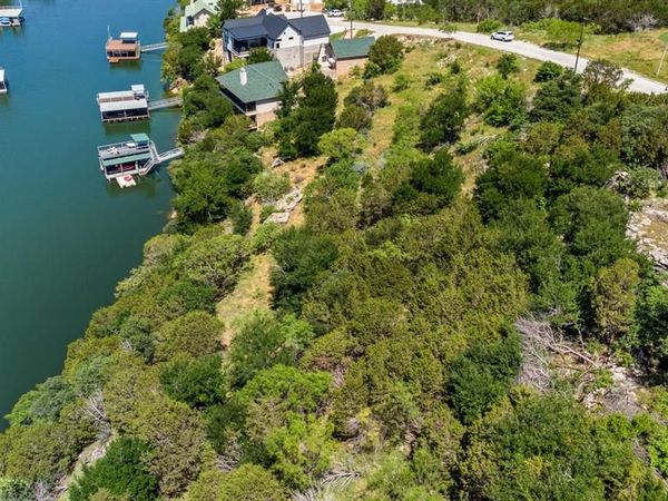 125 Broadmoor Court , Graford, TX 76449